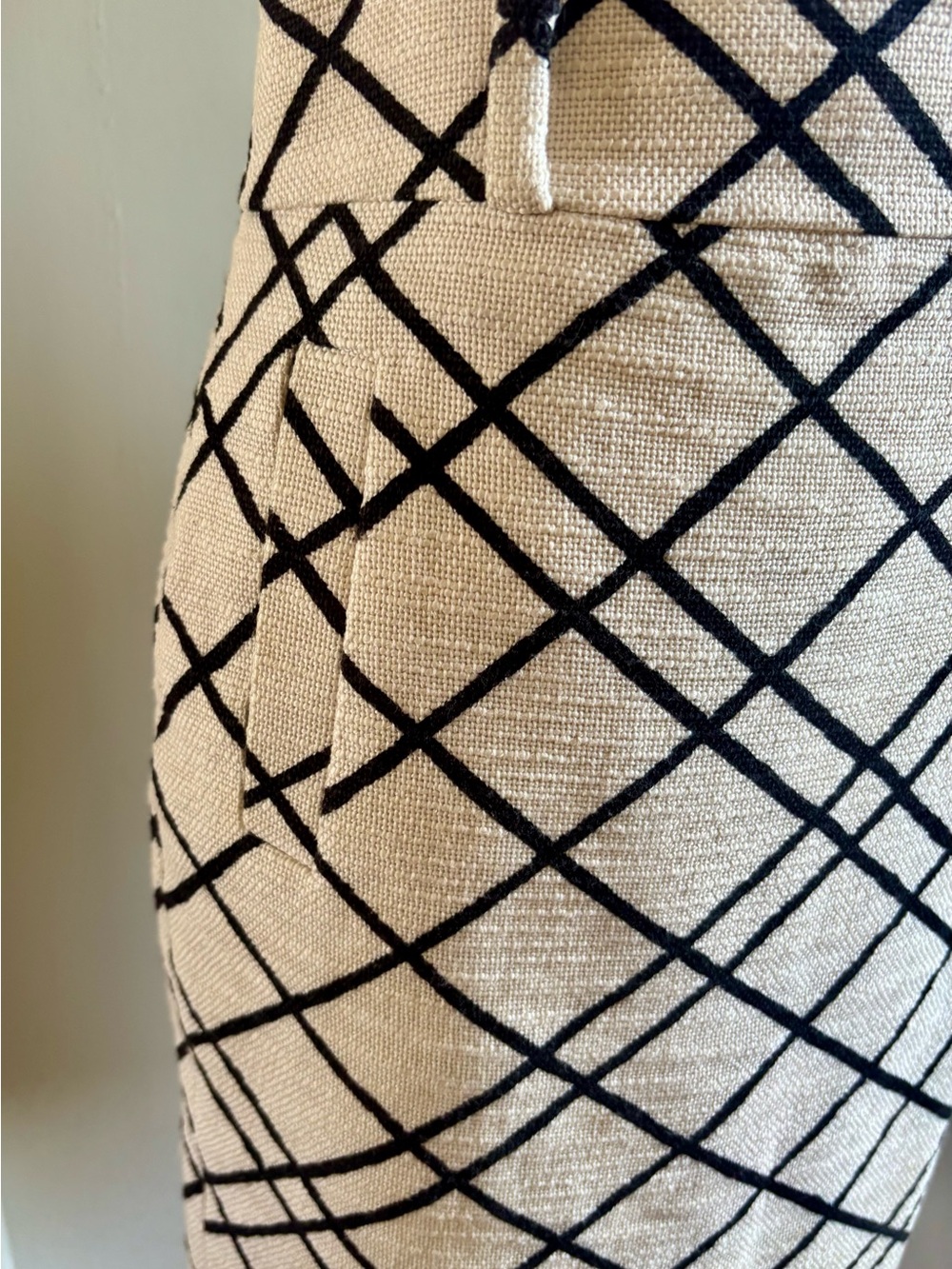 Banana Republic Cream Pencil Skirt with Black Grid - Picture 6 of 10